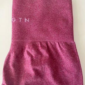 NEW – NVGTN Crimson NV Seamless Leggings